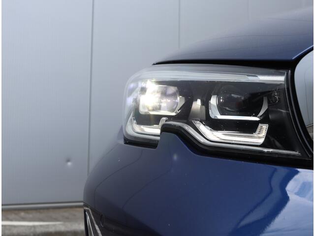 BMW 3-SERIE 320i High Executive Edition | Schuifdak | Leder | Camera | Org. NL