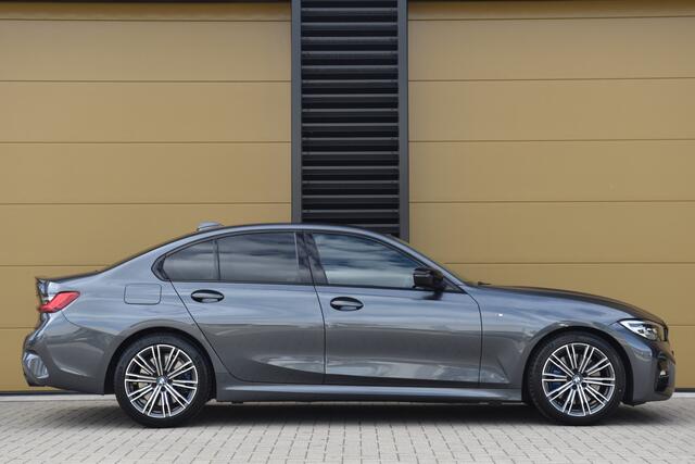 BMW 3-SERIE 330i Executive Edition * M-Sportpakket * Head-up * Sportremmen * A-spoiler *