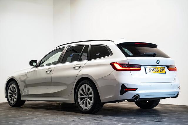 BMW 3-SERIE Touring 318i High Executive|Carplay|Stoelverwarming|Navi