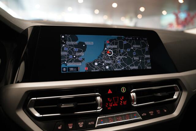 BMW 3-SERIE Touring 318i High Executive|Carplay|Stoelverwarming|Navi
