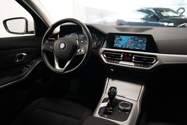 BMW 3-SERIE Touring 318i High Executive|Carplay|Stoelverwarming|Navi