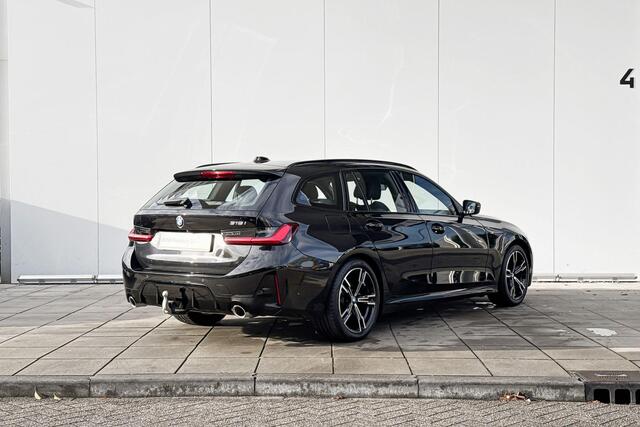 BMW 3-SERIE Touring 318i M-Sport Parking Assistant / Stoelverwarming / 18 Inch / Dimmende Binnen & Buitenspiegel / Electrische Zwenkhaak