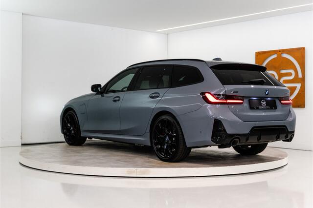 BMW 3-SERIE Touring 330e xDrive M Sport Pro Edition 292PK | Brooklyn | Pano | Sfeer | Harman/Kardon | HUD | VOL! Fabrieksgarantie