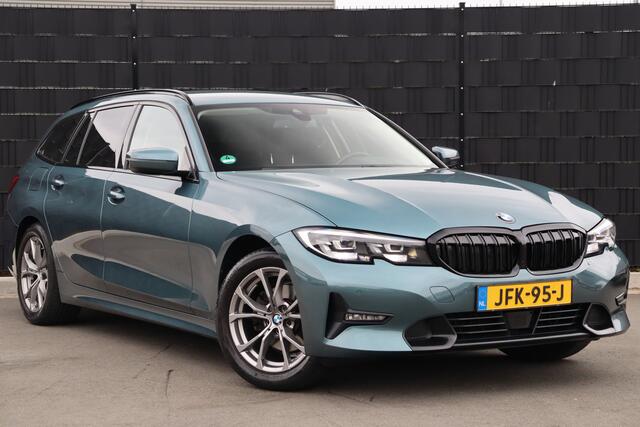 BMW 3-SERIE Touring 320i High Executive Edition | Adap. Cruise | Stoelverwarming | Halfleder | Navigatie | Carplay