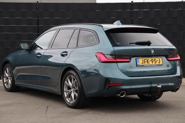 BMW 3-SERIE Touring 320i High Executive Edition | Adap. Cruise | Stoelverwarming | Halfleder | Navigatie | Carplay