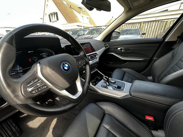 BMW 3-SERIE Touring 320e Dravitgrau Metallic 1ste eigenaar org NL