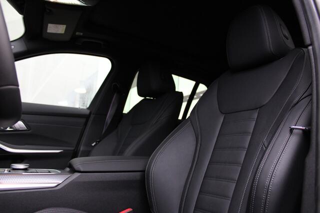 BMW 3-SERIE Touring 330e M Sport Automaat / Panoramadak / Trekhaak / Adaptieve LED / Sportstoelen / Comfort Access / Parking Assistant Plus / Stuurverwarming
