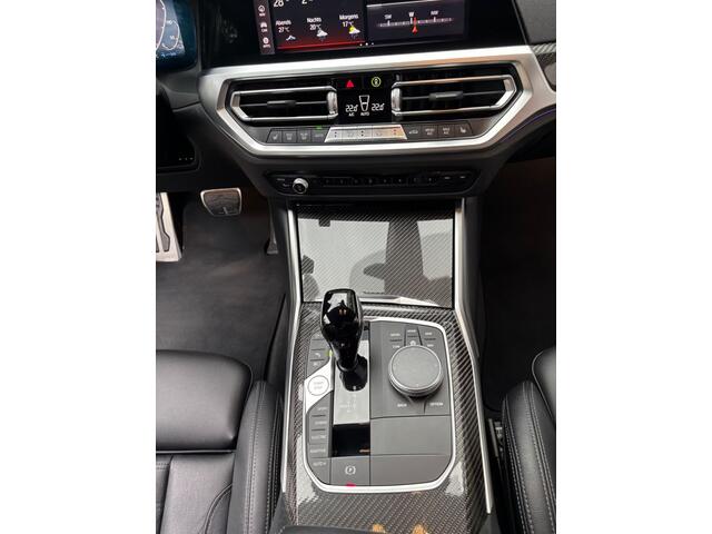 BMW 3-SERIE Touring 330e xDrive High Executive M Sport Nardo Grau Individual metallic Panoramadak Trekhaak 19 Inch Adaptive ophanging M-Technic ACC Elek Stoelverstelling Interieurlijsten Carbon