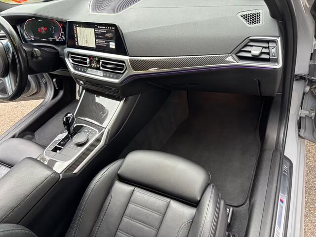 BMW 3-SERIE Touring 330e xDrive High Executive M Sport Nardo Grau Individual metallic Panoramadak Trekhaak 19 Inch Adaptive ophanging M-Technic ACC Elek Stoelverstelling Interieurlijsten Carbon
