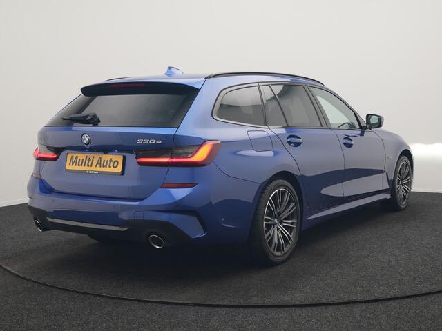 BMW 3-SERIE Touring 330e xDrive M Sport PHEV 293pk Dealer O.H | Panodak | Head Up | Camera | Laser LED | Lederen Sportstoelen Memory & Verwarmd | Keyless | Cruise Control | BLIS | Apple Carplay | Virtual | Navigatie | DAB | 18"L.M | Plug In Hybrid |