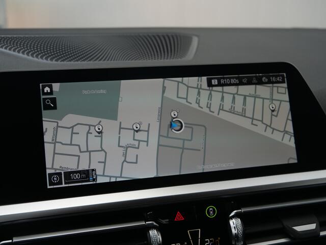 BMW 3-SERIE 330e High Executive 292Pk Automaat Apple Carplay / Adaptive Cruise / Head-up Display