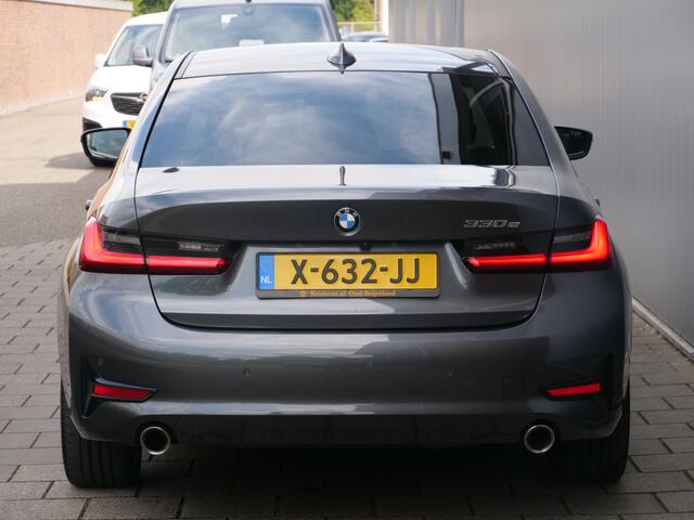 BMW 3-SERIE 330e High Executive 292Pk Automaat Apple Carplay / Adaptive Cruise / Head-up Display