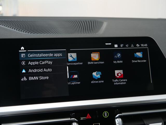 BMW 3-SERIE 330e High Executive 292Pk Automaat Apple Carplay / Adaptive Cruise / Head-up Display