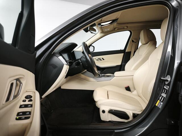 BMW 3-SERIE Touring 330e Business Edition Plus | Leder | Achteruitrijcamera | Panoramadak | Stoelverwarming |