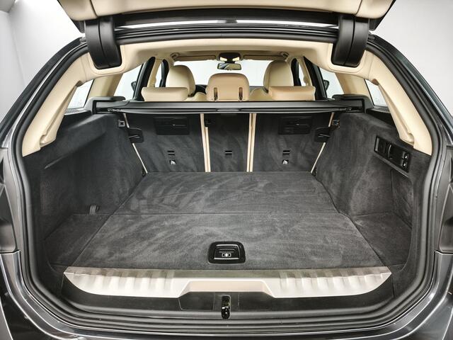 BMW 3-SERIE Touring 330e Business Edition Plus | Leder | Achteruitrijcamera | Panoramadak | Stoelverwarming |
