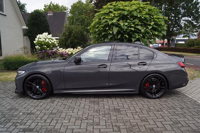 BMW 3-SERIE 330e (292pk) M3 Stoelen//Panodak/M340I Look/Trekhaak/Carbon