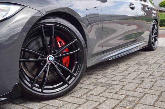 BMW 3-SERIE 330e (292pk) M3 Stoelen//Panodak/M340I Look/Trekhaak/Carbon
