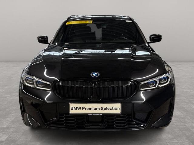 BMW 3-SERIE Touring 330e M-SPORT ** ADAP. LED, PANO, TREKH, ACC, HuD, 19-inch LMV ** 1e EIG - UNFALLFREI, BMW ONDERH. ** * INFORMEER OOK NAAR ONZE AANTREKKELIJKE FINANCIAL-LEASE TARIEVEN **