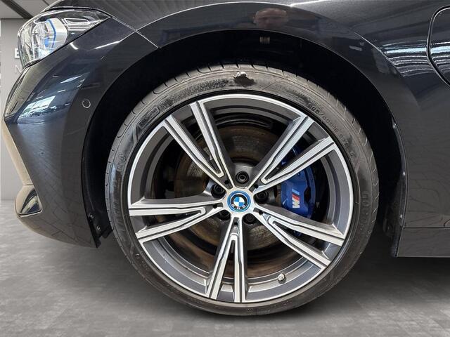 BMW 3-SERIE Touring 330e M-SPORT ** ADAP. LED, PANO, TREKH, ACC, HuD, 19-inch LMV ** 1e EIG - UNFALLFREI, BMW ONDERH. ** * INFORMEER OOK NAAR ONZE AANTREKKELIJKE FINANCIAL-LEASE TARIEVEN **