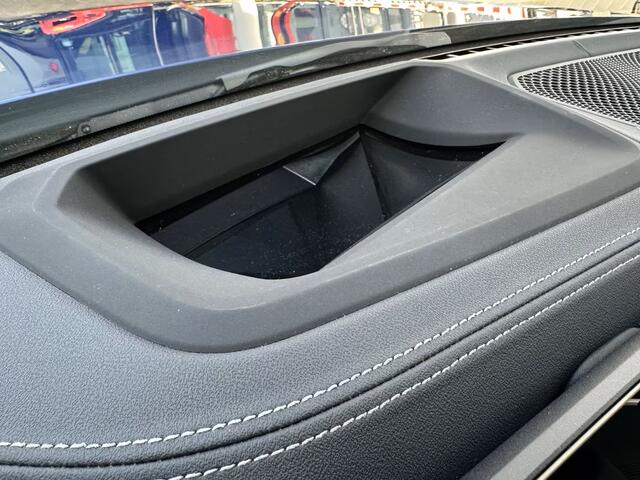 BMW 3-SERIE Touring 330e M-SPORT ** ADAP. LED, PANO, TREKH, ACC, HuD, 19-inch LMV ** 1e EIG - UNFALLFREI, BMW ONDERH. ** * INFORMEER OOK NAAR ONZE AANTREKKELIJKE FINANCIAL-LEASE TARIEVEN **