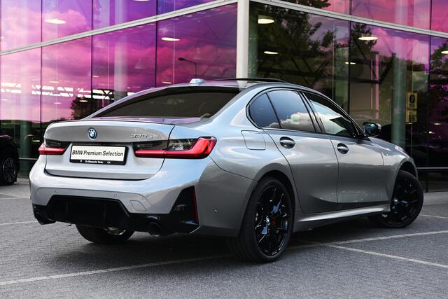 BMW 3-SERIE 330e M Sport Automaat / Schuif-kanteldak / Trekhaak / Achteruitrijcamera / Sportstoelen / Adaptieve LED / Comfort Access / Live Cockpit Plus