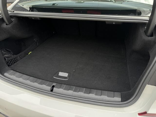 BMW 3-SERIE 330e M Sport 292 pk LASER, PANO, Memory, ACC, HUD