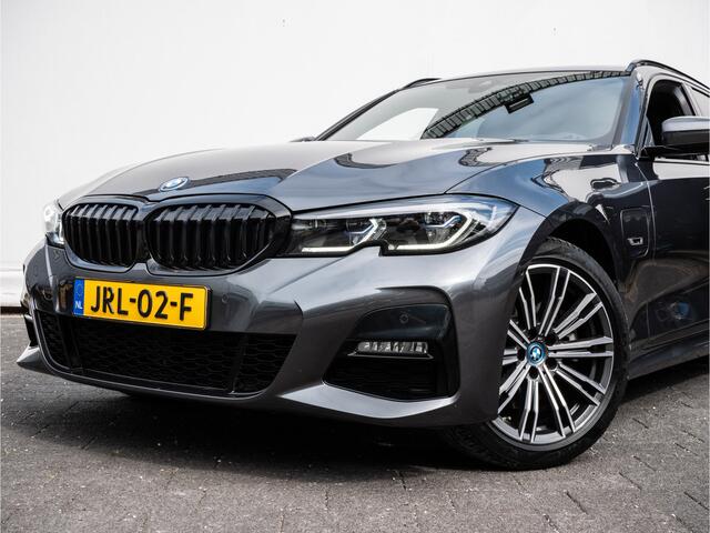 BMW 3-SERIE Touring 320e Aut. M-pakket Trekhaak/ Stoel-stuurverwarming/ Navigatie/ Camera/ Carplay/ Sportstoelen