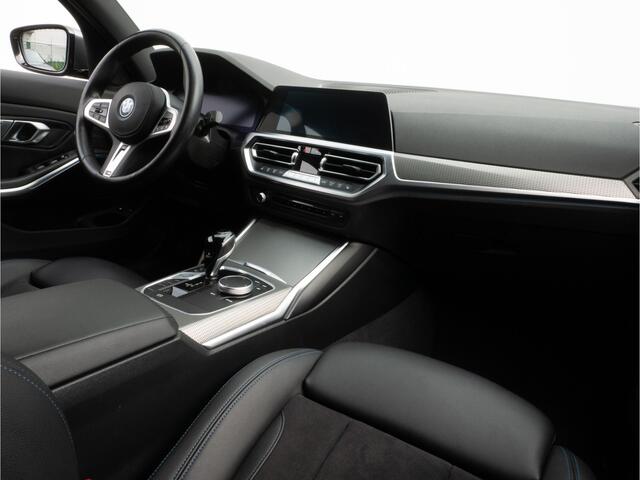 BMW 3-SERIE Touring 320e Aut. M-pakket Trekhaak/ Stoel-stuurverwarming/ Navigatie/ Camera/ Carplay/ Sportstoelen