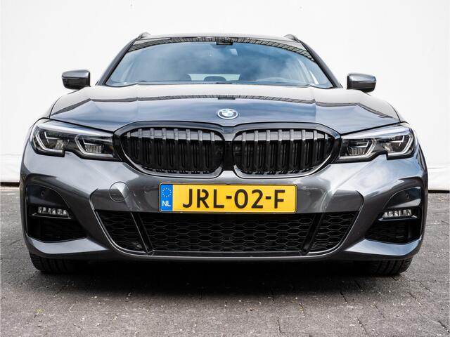 BMW 3-SERIE Touring 320e Aut. M-pakket Trekhaak/ Stoel-stuurverwarming/ Navigatie/ Camera/ Carplay/ Sportstoelen