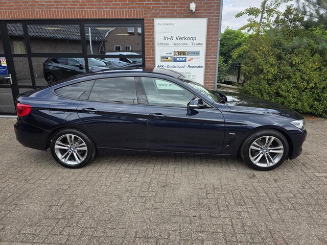 BMW 3-SERIE 320i High Executive Sport Line