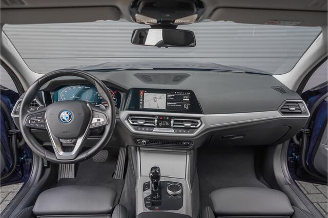 BMW 3-SERIE Touring 330e ACC Laser HUD Keyless Camera 18"