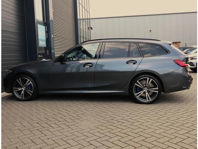 BMW 3-SERIE Touring 330e xDrive M Sport High Executive | Pano | Trekhaak | ACC | Leer | 19 Inch