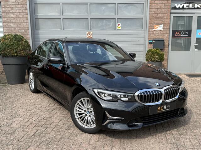 BMW 3-SERIE 320i Executive Edition Automaat / Leder / Sportstoelen.