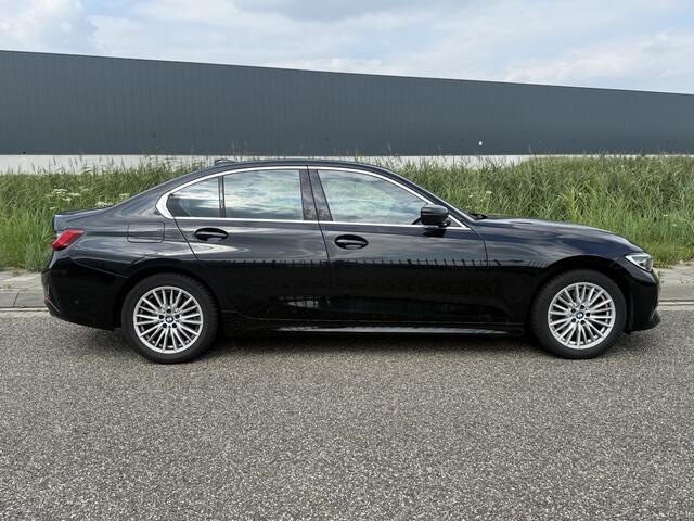 BMW 3-SERIE 320i Executive Edition Automaat / Leder / Sportstoelen.