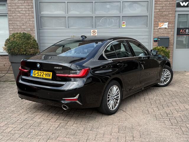BMW 3-SERIE 320i Executive Edition Automaat / Leder / Sportstoelen.