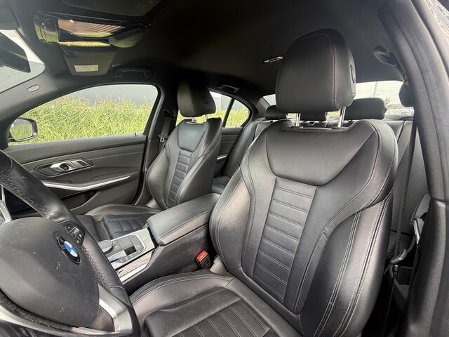 BMW 3-SERIE 320i Executive Edition Automaat / Leder / Sportstoelen.