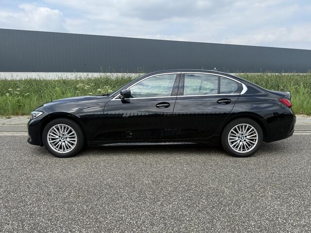 BMW 3-SERIE 320i Executive Edition Automaat / Leder / Sportstoelen.