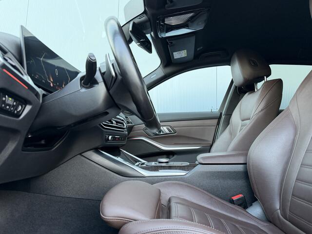 BMW 3-SERIE Touring 320i Automaat M-Sport/Trekhaak/19inch.