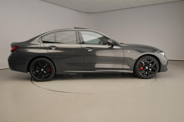 BMW 3-SERIE Sedan 330e M Sportpakket Pro / Schuifdak / Driving assist prof / Getint glas / Leder / Alu wielen 19 inch