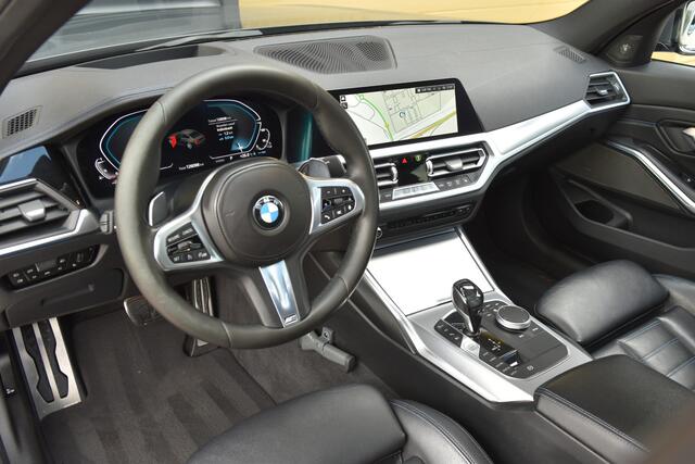 BMW 3-SERIE 330e High Exe M-Sport * Harman/Kardon * Schuifdak * M-Achterspoiler * SOH 84.7% * Head-up *