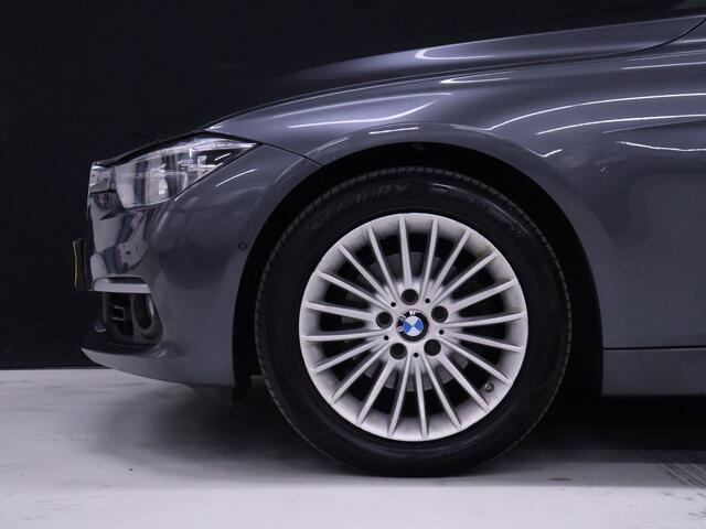 BMW 3-SERIE Touring 318i Luxury Edition [SCHUIFKANTELDAK, APPLE CARPLAY, MEMORY SEATS, STOELVERWARMING, 360 CAMERA, VOL LEDER, PDC V+A, NAVIGATIE PROFESSIONAL, CLIMATE, ELEKTRISCHE ACHTERKLEP, LED, KEYLESS START, HIFI SOUND, NIEUWS