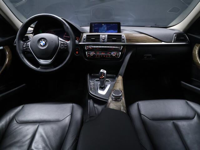 BMW 3-SERIE Touring 318i Luxury Edition [SCHUIFKANTELDAK, APPLE CARPLAY, MEMORY SEATS, STOELVERWARMING, 360 CAMERA, VOL LEDER, PDC V+A, NAVIGATIE PROFESSIONAL, CLIMATE, ELEKTRISCHE ACHTERKLEP, LED, KEYLESS START, HIFI SOUND, NIEUWS
