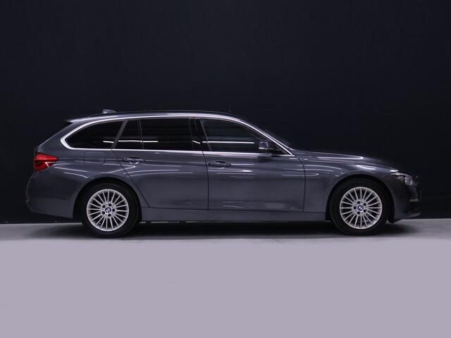 BMW 3-SERIE Touring 318i Luxury Edition [SCHUIFKANTELDAK, APPLE CARPLAY, MEMORY SEATS, STOELVERWARMING, 360 CAMERA, VOL LEDER, PDC V+A, NAVIGATIE PROFESSIONAL, CLIMATE, ELEKTRISCHE ACHTERKLEP, LED, KEYLESS START, HIFI SOUND, NIEUWS