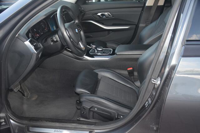 BMW 3-SERIE Touring 320i Executive Edition Nederlandse auto 137816 NAP SHADOW LINE nette auto breedset half leren bekleding led navigatie ecc parkeersensoren getinte ramen zwarte raamlijsten