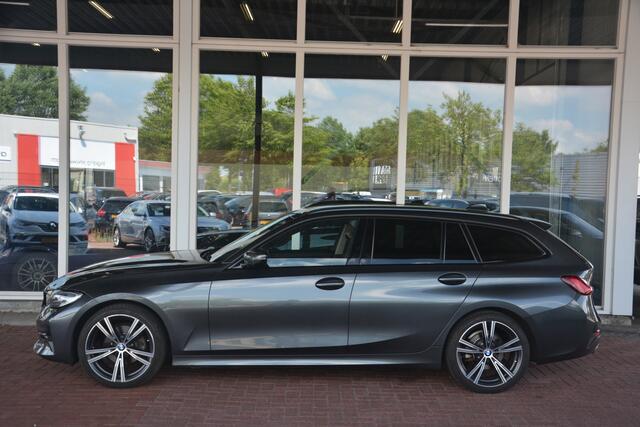 BMW 3-SERIE Touring 320i Executive Edition Nederlandse auto 137816 NAP SHADOW LINE nette auto breedset half leren bekleding led navigatie ecc parkeersensoren getinte ramen zwarte raamlijsten