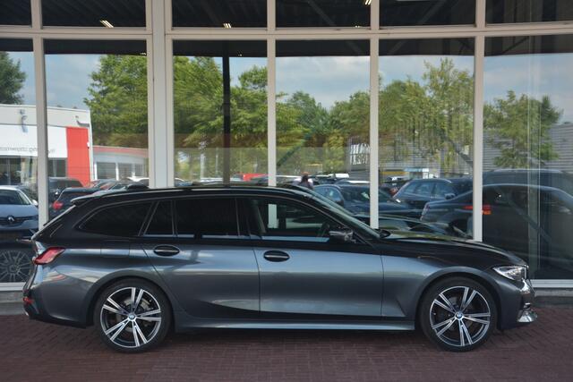 BMW 3-SERIE Touring 320i Executive Edition Nederlandse auto 137816 NAP SHADOW LINE nette auto breedset half leren bekleding led navigatie ecc parkeersensoren getinte ramen zwarte raamlijsten