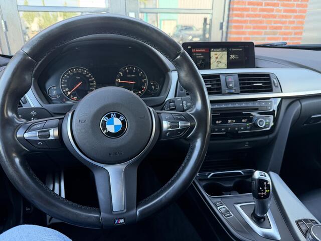 BMW 3-SERIE Touring 318i Edition M Sport Shadow Executive