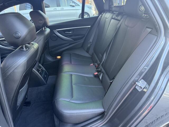 BMW 3-SERIE Touring 318i Edition M Sport Shadow Executive