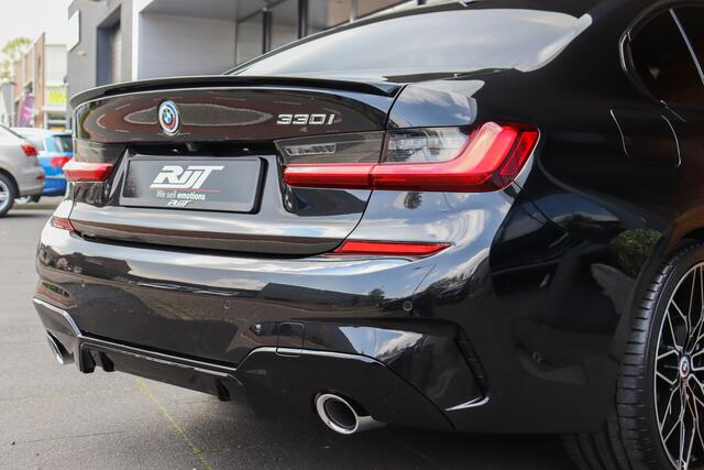BMW 3-SERIE 330i M-Performance **E.dak/Laser/M-Sport/BMW Live/Sportleder**