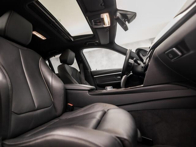 BMW 3-SERIE 318i M Sport Shadow Automaat (SCHUIFDAK, M PAKKET, GROOT NAVI, VIRTUAL COCKPIT, LEDER, STOELVERWARMING, SPORTSTOELEN, GETINT GLAS, PARKEERSENSOREN, NIEUWSTAAT)